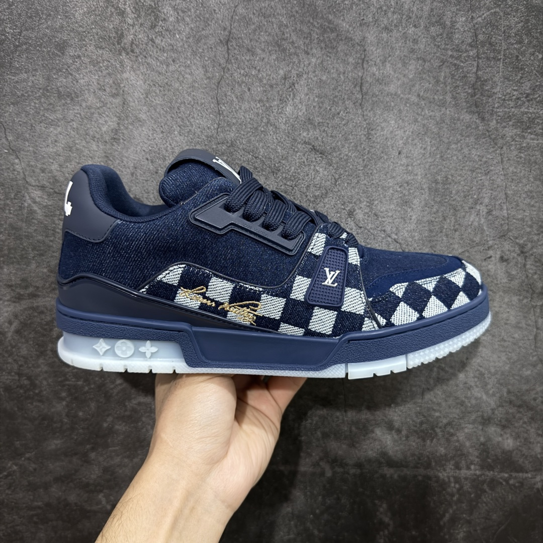 【莞产YS版本】Louis Vuitton Trainer lv时装走秀运动鞋 完美鞋型超高的清洁度 零毛边线头瑕疵 全套原楦原纸版原鞋开模 全网最具灵魂的版型 正确原装黄色鞋盒 正确中底印花 鞋面印花3D高频深度立体 全鞋电脑针车 紧密相连 针距密度一致 环保乳胶注塑鞋垫 厚度脚感还原原版 皮面裁剪部位 统一油边封口工艺 原装橡胶大底含胶量大底组合零偏差 专柜全套包装 防尘袋 说明书 质保卡 男女鞋 尺码: 39 40 41 42 43 44 45-选品中心