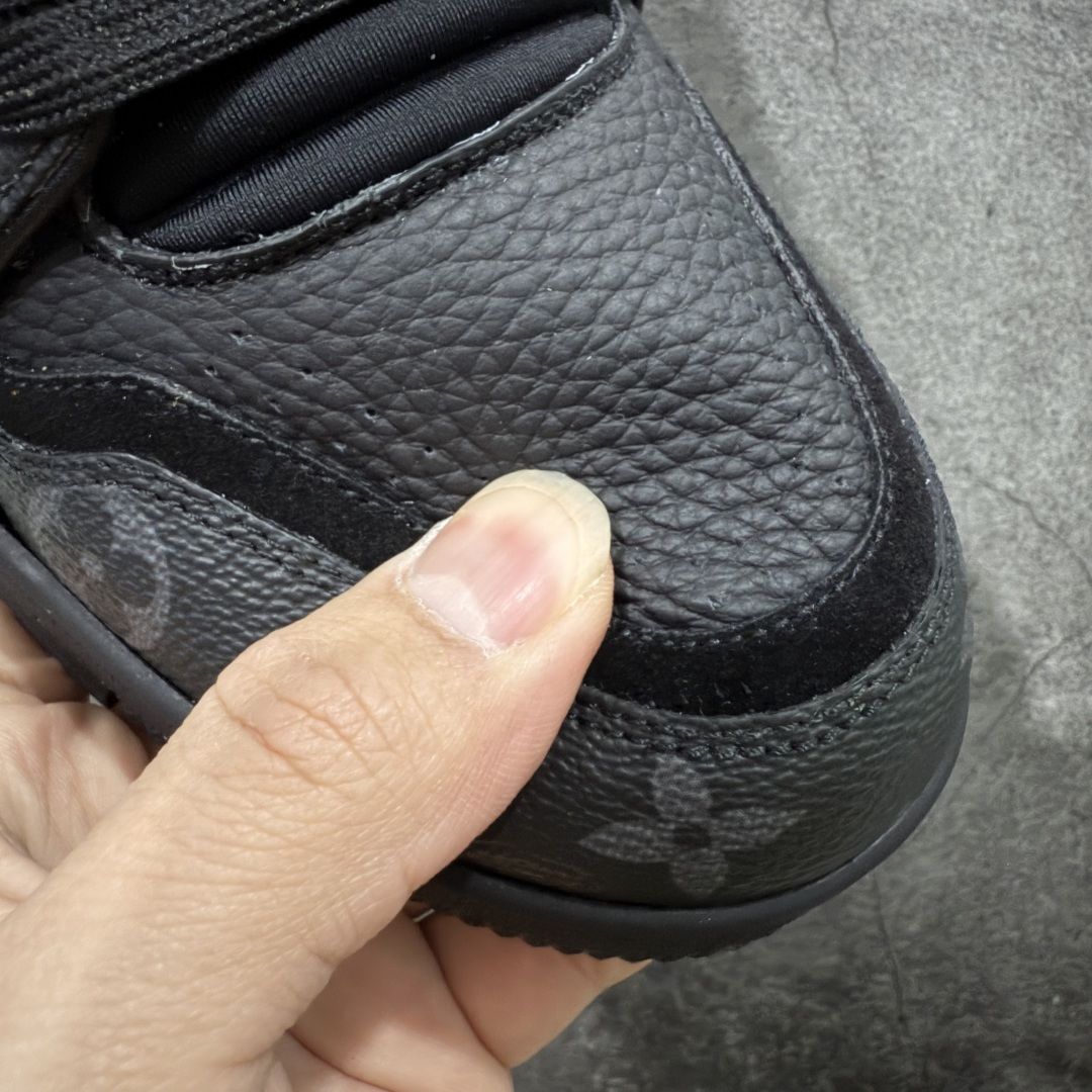 图片[5]-【天花板/Goat版】 市场最强版 没有之一的存在💪🏻 Louis Vuitton LV Trainer 系列全新版上架 手里有正品的可以对比下🆚懂货的看细节‼️ 此版品质是市场从未达到的新高度！ 整体版型 皮料 牛仔布的色差 压花纹路清晰度 后跟版型等等 都可以自行对比[机智]吊打市场所有货，怒甩十条街的那种，直接来正品对比图🆚，欢迎拿市场各大工厂的货来对比！ 尺码：38-45码-选品中心