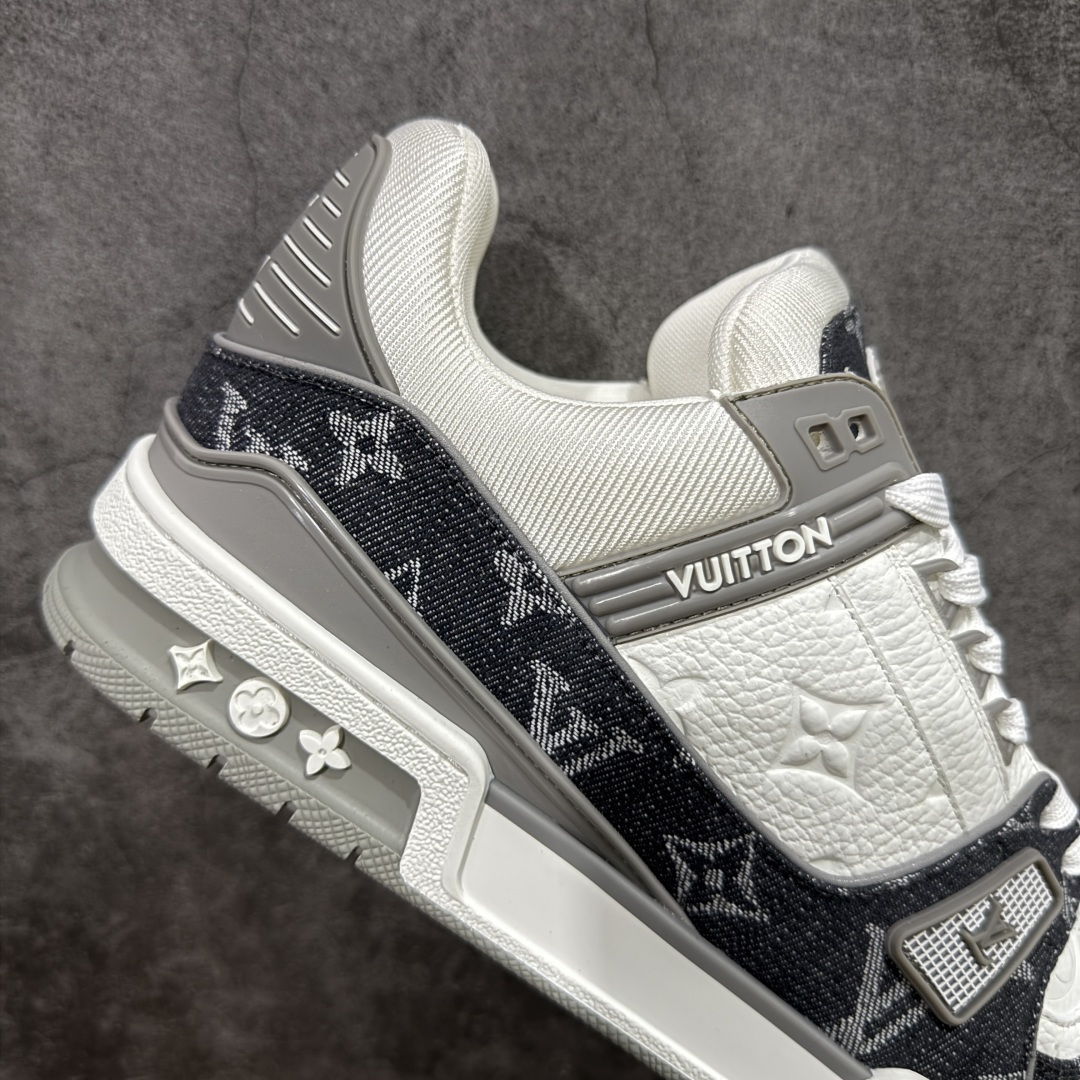 图片[7]-【ZOD版本】Louis Vuitton LV Trainer系列运动休闲板鞋 独家订单，从压花工艺、TPU胶片至大底制作，均采用独立开发的专属模具。定制皮料，细致还原原版纹路与光泽度，真正做到1：1对标原版。 真材实料，毫不妥协——克重与原鞋保持一致，上手一掂便知，原鞋的压手感，扎实分量与质感。市面上许多版本为控制成本，克重往往偏轻很多. 看货说话，真正原汁原味，不惧对比。懂行的大哥请看过来，市面上流通的各个版本任你比对，我们信心十足，静候您的检验。 尺码：35-46-选品中心