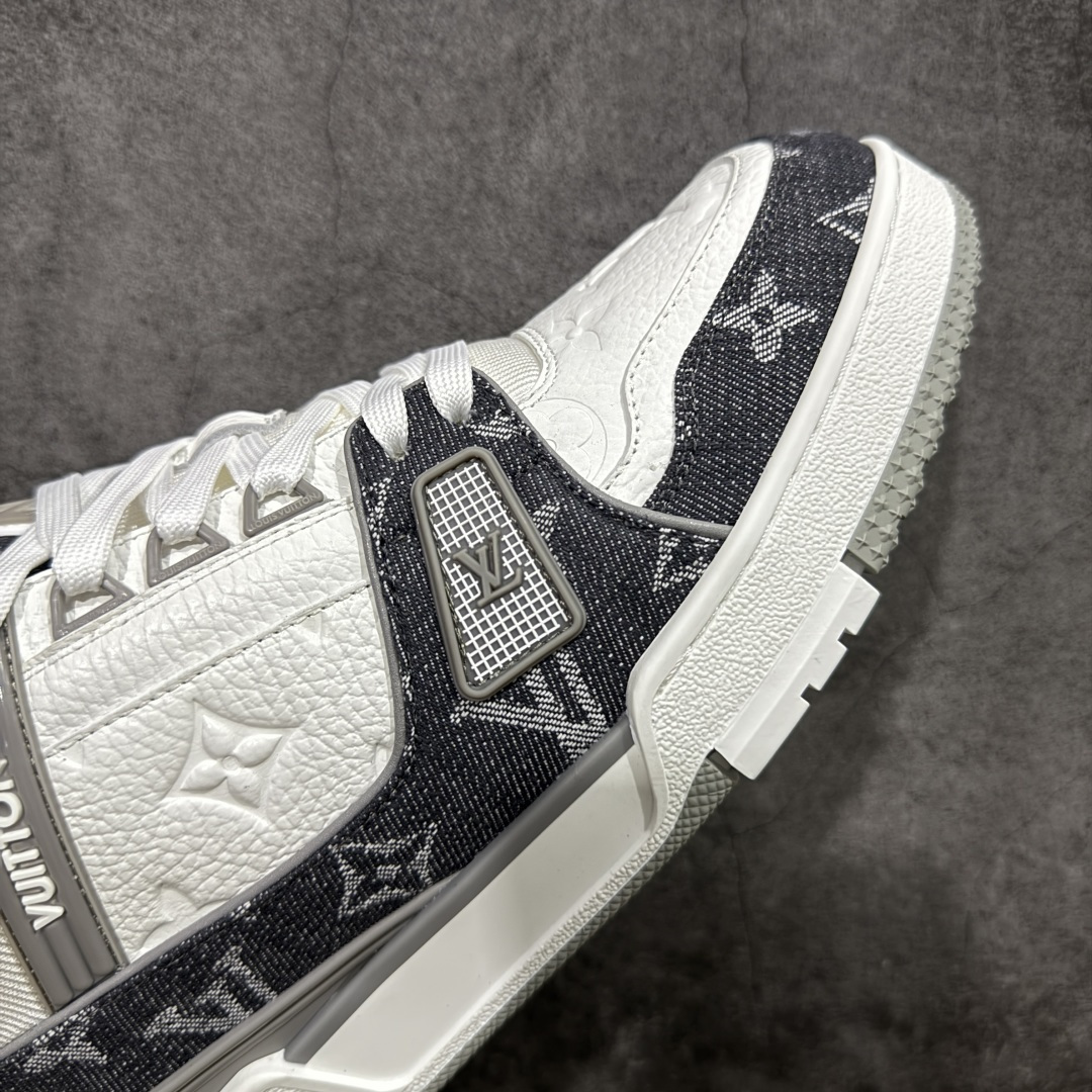 图片[6]-【ZOD版本】Louis Vuitton LV Trainer系列运动休闲板鞋 独家订单，从压花工艺、TPU胶片至大底制作，均采用独立开发的专属模具。定制皮料，细致还原原版纹路与光泽度，真正做到1：1对标原版。 真材实料，毫不妥协——克重与原鞋保持一致，上手一掂便知，原鞋的压手感，扎实分量与质感。市面上许多版本为控制成本，克重往往偏轻很多. 看货说话，真正原汁原味，不惧对比。懂行的大哥请看过来，市面上流通的各个版本任你比对，我们信心十足，静候您的检验。 尺码：35-46-选品中心