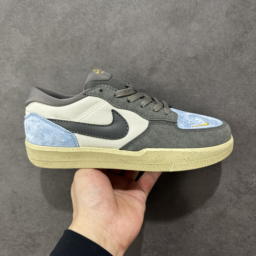 【公司级】NK SB Force 58 复古胶底低帮街头运动滑板鞋是一款将前沿创新带入街头的单品,它具有硫化杯底,具有出色的耐用性和灵活性。使用帆布和绒面革,在饰面上放置通风口,它自始至终都融入了传统篮球风格,重新打造鞋款。 货号:DV5477-102 尺码:36 36.5 37.5 38 38.5 39 40 40.5 41 42 42.5 43 44 45-选品中心