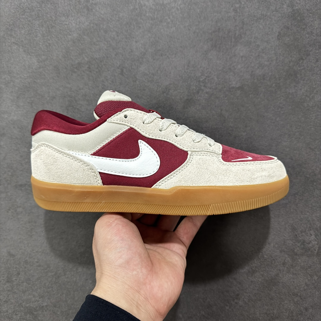 【公司级】NK SB Force 58 复古胶底低帮街头运动滑板鞋是一款将前沿创新带入街头的单品,它具有硫化杯底,具有出色的耐用性和灵活性。使用帆布和绒面革,在饰面上放置通风口,它自始至终都融入了传统篮球风格,重新打造鞋款。 货号:DV5477-601 尺码:36 36.5 37.5 38 38.5 39 40 40.5 41 42 42.5 43 44 45-选品中心