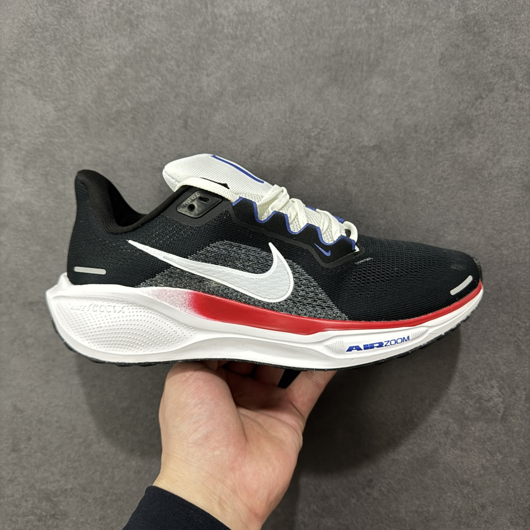 【GQ福利】奥莱ZP单 专柜货品 Nike Pegasus 41 代飞马专业跑鞋 5000双极限清仓 售后无忧 NK Air Zoom Pegasus 41登月 飞马跑鞋 鞋面采用外层由韧性纱线+内层网眼布的设计,在确保稳定性和耐久性的同时,也保证了贴合舒适及透气性能 此外,鞋带孔也从飞线变为全新板带设计,提供更加舒适的锁定贴合 中底方面为 全掌react泡棉+内嵌前后掌双Zoom Air气垫的配置组合,经典的华夫格大底则能确保抓地 尺码:36-45 货号:FD2722-009 编码:QGA180190-选品中心