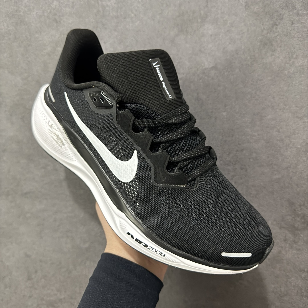 图片[3]-【GQ福利】奥莱ZP单 专柜货品 Nike Pegasus 41 代飞马专业跑鞋 5000双极限清仓 售后无忧 NK Air Zoom Pegasus 41登月 飞马跑鞋 鞋面采用外层由韧性纱线+内层网眼布的设计，在确保稳定性和耐久性的同时，也保证了贴合舒适及透气性能 此外，鞋带孔也从飞线变为全新板带设计，提供更加舒适的锁定贴合 中底方面为 全掌react泡棉+内嵌前后掌双Zoom Air气垫的配置组合，经典的华夫格大底则能确保抓地 尺码：36-45 货号：FD2722-002 编码：QGA180190-选品中心