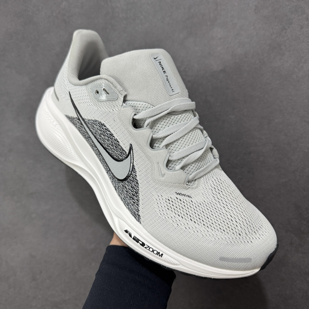 图片[3]-【GQ福利】奥莱ZP单 专柜货品 Nike Pegasus 41 代飞马专业跑鞋 5000双极限清仓 售后无忧 NK Air Zoom Pegasus 41登月 飞马跑鞋 鞋面采用外层由韧性纱线+内层网眼布的设计，在确保稳定性和耐久性的同时，也保证了贴合舒适及透气性能 此外，鞋带孔也从飞线变为全新板带设计，提供更加舒适的锁定贴合 中底方面为 全掌react泡棉+内嵌前后掌双Zoom Air气垫的配置组合，经典的华夫格大底则能确保抓地 尺码：36-45 货号：FD2722-022 编码：QGA180190-选品中心