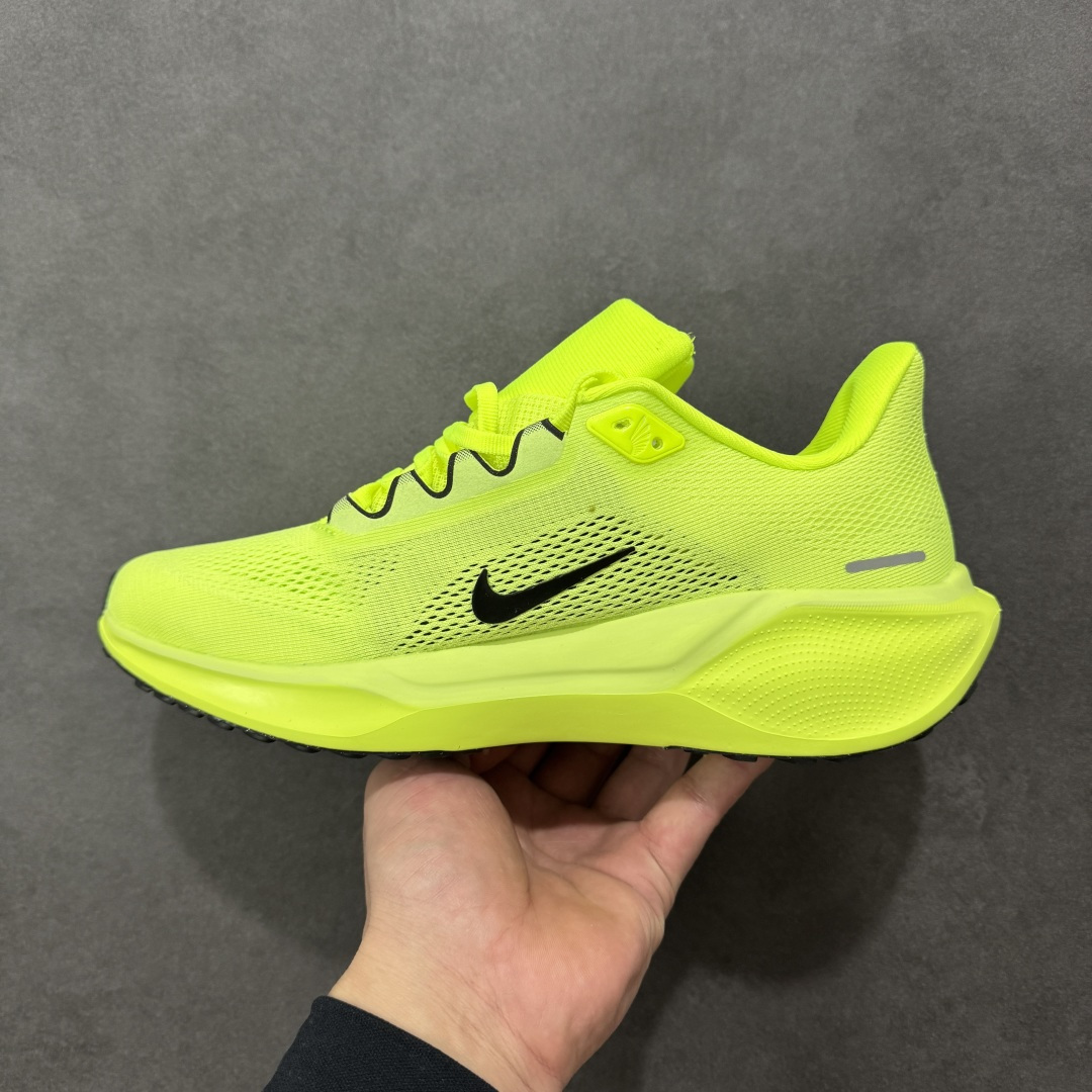 图片[2]-【GQ福利】奥莱ZP单 专柜货品 Nike Pegasus 41 代飞马专业跑鞋 5000双极限清仓 售后无忧 NK Air Zoom Pegasus 41登月 飞马跑鞋 鞋面采用外层由韧性纱线+内层网眼布的设计，在确保稳定性和耐久性的同时，也保证了贴合舒适及透气性能 此外，鞋带孔也从飞线变为全新板带设计，提供更加舒适的锁定贴合 中底方面为 全掌react泡棉+内嵌前后掌双Zoom Air气垫的配置组合，经典的华夫格大底则能确保抓地 尺码：36-45 编码：QGA180190-选品中心