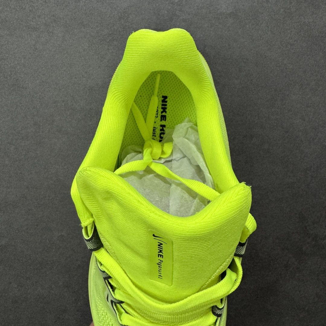 图片[7]-【GQ福利】奥莱ZP单 专柜货品 Nike Pegasus 41 代飞马专业跑鞋 5000双极限清仓 售后无忧 NK Air Zoom Pegasus 41登月 飞马跑鞋 鞋面采用外层由韧性纱线+内层网眼布的设计，在确保稳定性和耐久性的同时，也保证了贴合舒适及透气性能 此外，鞋带孔也从飞线变为全新板带设计，提供更加舒适的锁定贴合 中底方面为 全掌react泡棉+内嵌前后掌双Zoom Air气垫的配置组合，经典的华夫格大底则能确保抓地 尺码：36-45 编码：QGA180190-选品中心