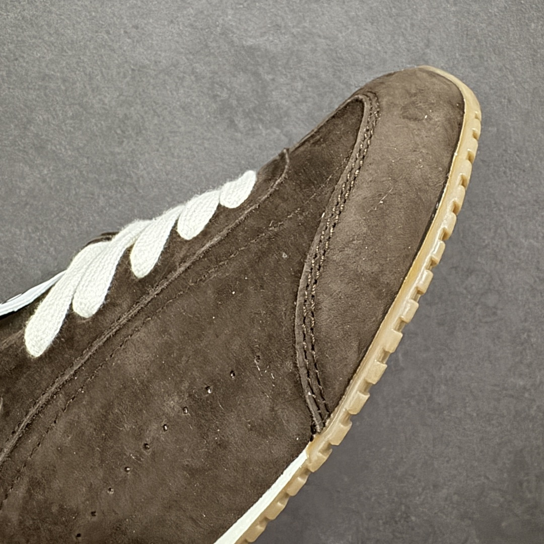 图片[5]-【公司级】Alo Yoga Sunset 低帮 男女同款 德训鞋舒适百搭防滑耐磨低邦生活休闲鞋“麂皮浅骨白生胶底” 设计灵感源自洛杉矶日落大道，把加州的自由随性穿在脚上。低帮鞋型、柔软绒面革鞋面，复古又时尚，从健身房到街头，无缝切换；RecoveryL Foama鞋垫，脚感就像踩在云朵上，宽鞋带加上缓震鞋领，贴合双脚，给你稳稳的舒适。 型号 A0891U 尺码：36 37 38 39 40 41 42 43 44 45 编码：HXSB250260-选品中心