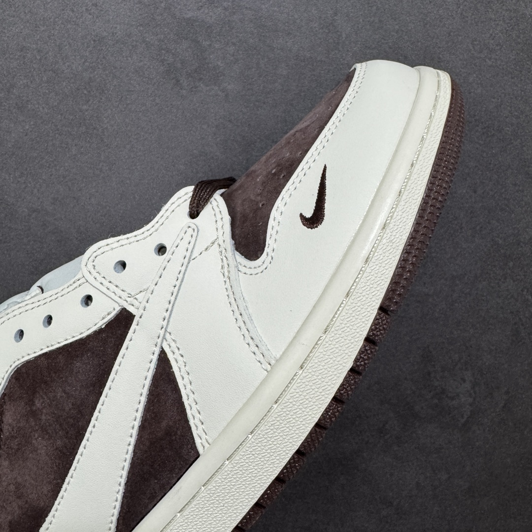 图片[5]-【定制版】Travis Scott x Fragment Design x Jordan Air Jordan 1 Low OG SP “北面三方联名-米棕猪八革” 多方联名合作融合了Travi灰勾s Scott 独特的音乐风格，藤原浩个性的设计风格以及Jordan品牌的经典元素 使其成为一双具有独特身份和价值的鞋子 清新而立体的外观加上联名标识更突出了其独特身份 这种配色方案显示出活力和时尚感 在视觉上引人注目 鞋身的质感和细腻的细节处理使其显得高端而格调十足 这款“倒钩”联名是设计与创意完美结合 融合多方的个性风格是一款备受瞩目的潮流鞋款 低帮休闲板鞋 定制鞋盒 大厂纯原品质出货 超高清洁度 皮料切割干净无任何毛边 细节完美 货号： DM7866-121 尺码： 36 36.5 37.5 38 38.5 39 40 40.5 41 42 42.5 43 44 44.5 45-选品中心