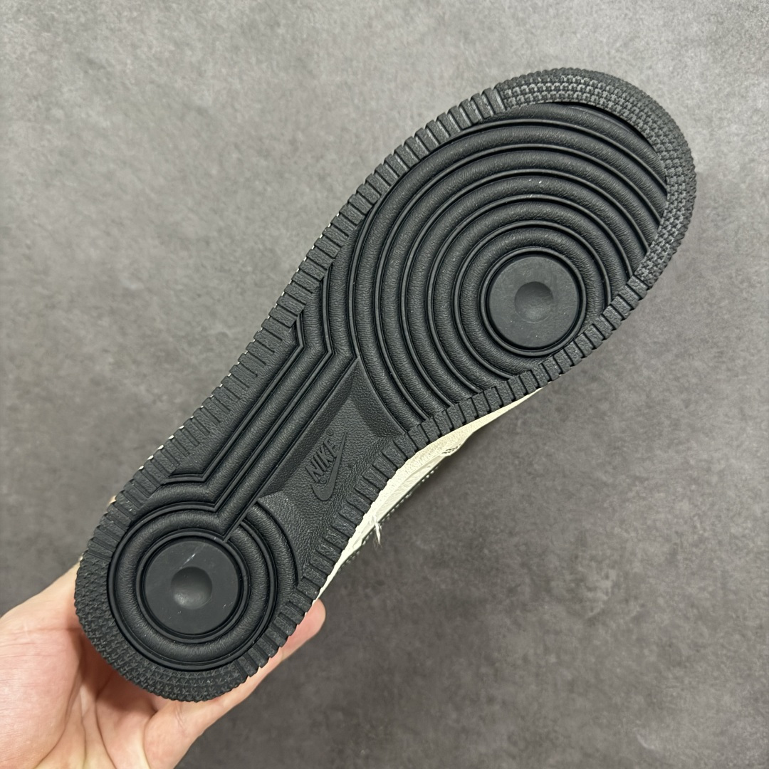 图片[9]-【定制版】NIke Air Force 1 \’07 Low “斯图西联名–经典白黑” 空军一号低帮 运动鞋 休闲鞋 折边针车 工艺难度大 原楦头原纸板 高端定制鞋盒 原厂鞋底 超高清洁度 细节完美 货号：DD1982-329 尺码：36 36.5 37.5 38 38.5 39 40 40.5 41 42 42.5 43 44 44.5 45-选品中心