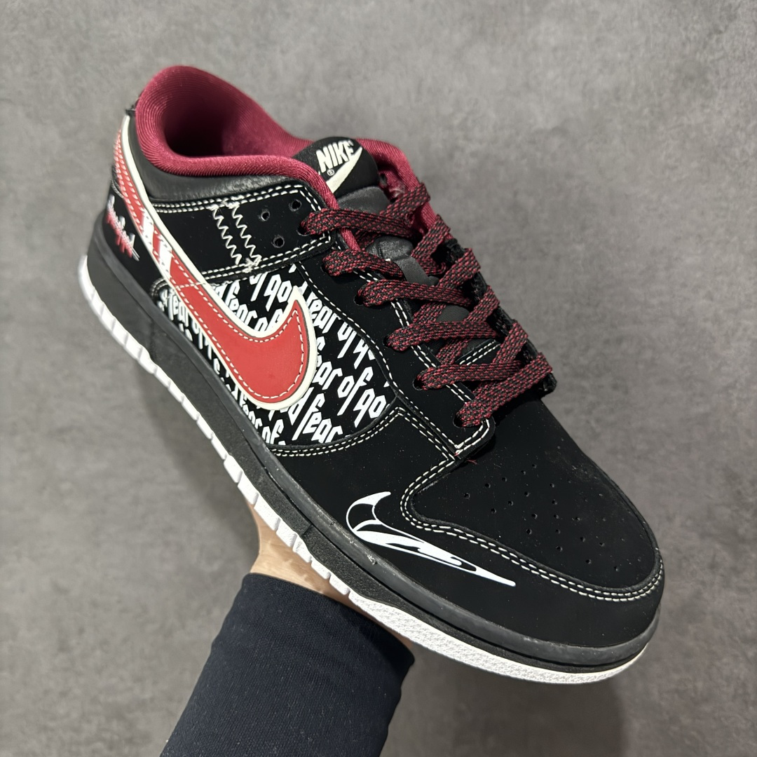 图片[3]-【定制版】Nike SB Dunk Low“字母黑红勾” 周年高端定制 低帮休闲板鞋 定制鞋盒 大厂纯原品质出货 超高清洁度 皮料切割干净无任何毛边 细节完美 货号：KK1333-051 尺码：36 36.5 37.5 38 38.5 39 40 40.5 41 42 42.5 43 44 44.5 45-选品中心