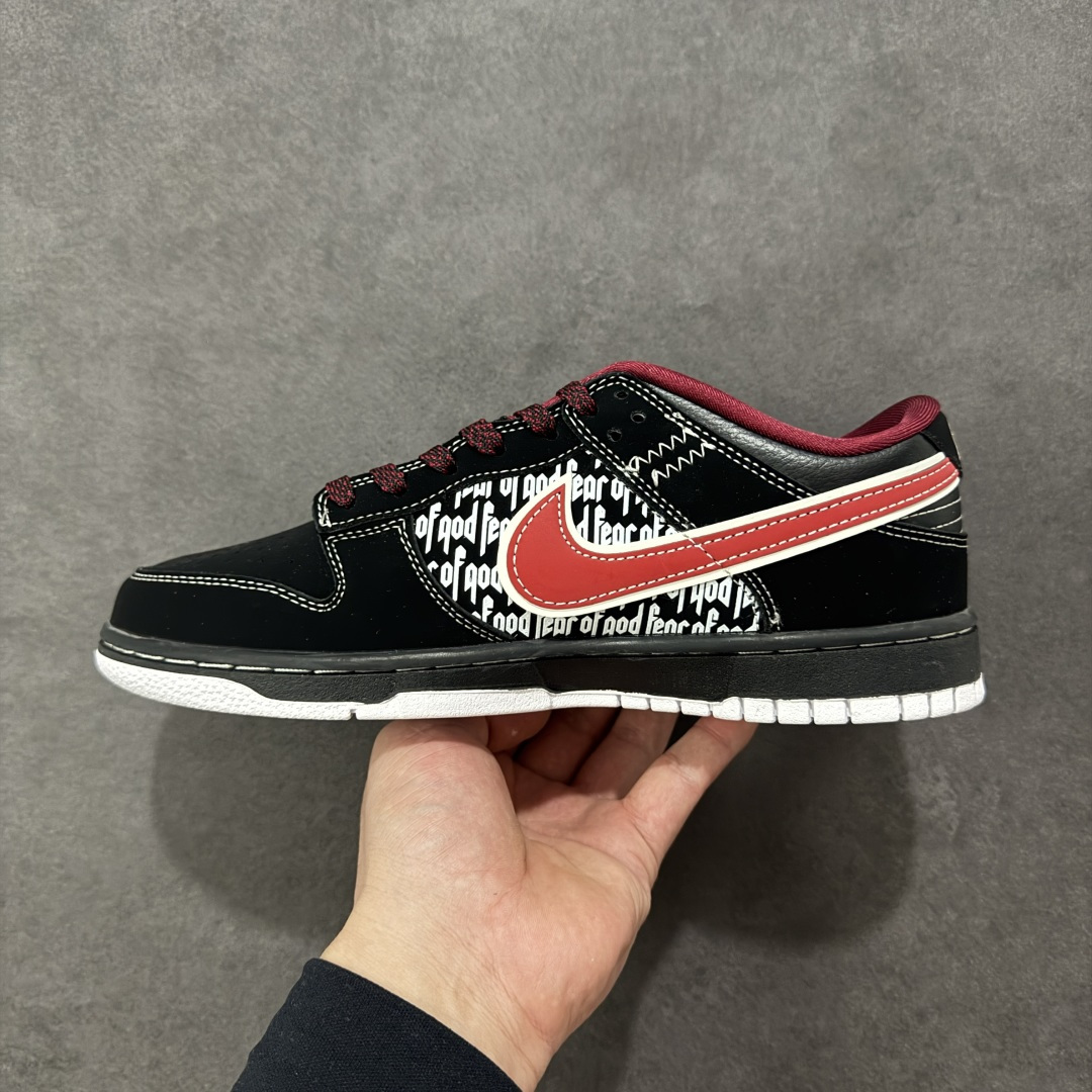 图片[2]-【定制版】Nike SB Dunk Low“字母黑红勾” 周年高端定制 低帮休闲板鞋 定制鞋盒 大厂纯原品质出货 超高清洁度 皮料切割干净无任何毛边 细节完美 货号：KK1333-051 尺码：36 36.5 37.5 38 38.5 39 40 40.5 41 42 42.5 43 44 44.5 45-选品中心