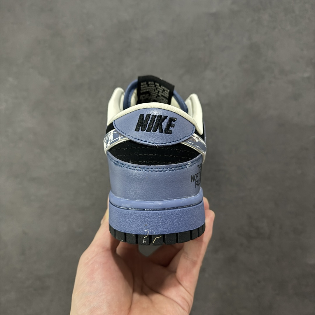 图片[4]-【定制版】Nike SB Dunk Low “路易威登联名——雾霾蓝银勾” 反光效果 高端定制 低帮休闲板鞋 定制鞋盒 大厂纯原品质出货 超高清洁度 皮料切割干净无任何毛边 细节完美 货号：DJ1988-002 尺码：36 36.5 37.5 38 38.5 39 40 40.5 41 42 42.5 43 44 44.5 45-选品中心
