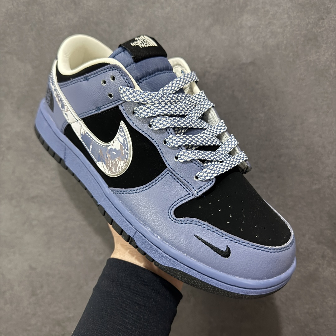 图片[3]-【定制版】Nike SB Dunk Low “路易威登联名——雾霾蓝银勾” 反光效果 高端定制 低帮休闲板鞋 定制鞋盒 大厂纯原品质出货 超高清洁度 皮料切割干净无任何毛边 细节完美 货号：DJ1988-002 尺码：36 36.5 37.5 38 38.5 39 40 40.5 41 42 42.5 43 44 44.5 45-选品中心