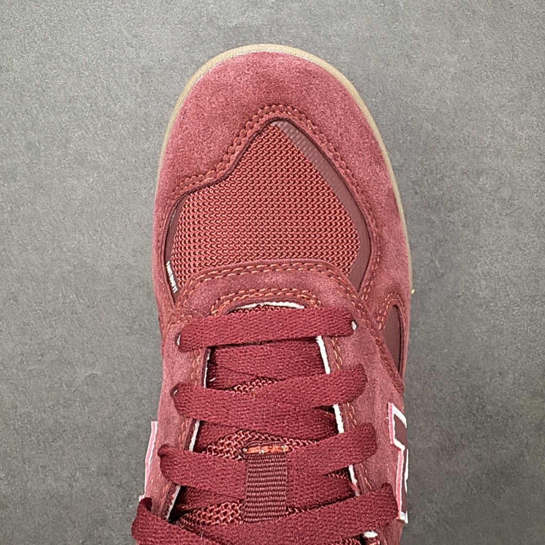 图片[8]-【纯原福利】New Balance NB 600 休闲舒适 耐磨轻便 低帮 板鞋 男女同款 黑白 以更纯粹的复古风格设计打造的全新造型。侧身还以解构设计，将 N 字标志以做旧压花样式呈现，样式别具新意。而麂皮、冲孔皮革的塑造，则呈现出高级怀旧气质，也让鞋款在奢华时装风格与运动氛围之间达到了平衡。 货号：NM600SPA 尺码：36 37 38 39 40 41 42 43 44 45 编码：GLB220230-选品中心