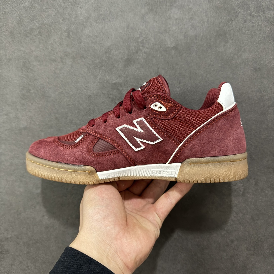 图片[2]-【纯原福利】New Balance NB 600 休闲舒适 耐磨轻便 低帮 板鞋 男女同款 黑白 以更纯粹的复古风格设计打造的全新造型。侧身还以解构设计，将 N 字标志以做旧压花样式呈现，样式别具新意。而麂皮、冲孔皮革的塑造，则呈现出高级怀旧气质，也让鞋款在奢华时装风格与运动氛围之间达到了平衡。 货号：NM600SPA 尺码：36 37 38 39 40 41 42 43 44 45 编码：GLB220230-选品中心