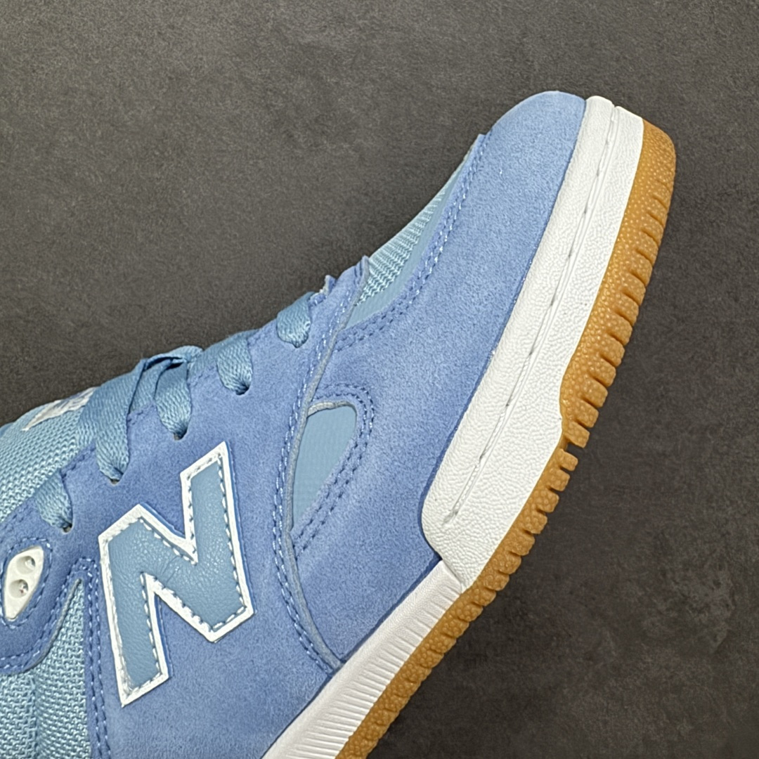 图片[5]-【纯原福利】New Balance NB 600 休闲舒适 耐磨轻便 低帮 板鞋 男女同款 黑白 以更纯粹的复古风格设计打造的全新造型。侧身还以解构设计，将 N 字标志以做旧压花样式呈现，样式别具新意。而麂皮、冲孔皮革的塑造，则呈现出高级怀旧气质，也让鞋款在奢华时装风格与运动氛围之间达到了平衡。 货号：NM600BBG 尺码：36 37 38 39 40 41 42 43 44 45 编码：GLB220230-选品中心