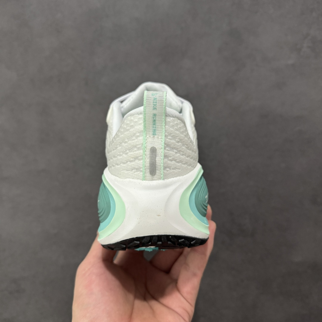 图片[4]-【公司级】Nike VOMERO PLUS 耐克 舒适减震防滑 低帮跑步鞋 全掌ReactX泡绵中底 前掌和后跟还配备了Air Zoom气垫单元 据说跑起来更快更舒适哦 这次最大的升级点 首次引入了ReactX泡绵 货号：HV8154-100 尺码：36 36.5 37.5 38 38.5 39 40 40.5 41 42 42.5 43 44 45 46-选品中心