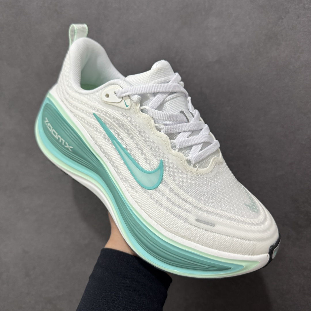 图片[3]-【公司级】Nike VOMERO PLUS 耐克 舒适减震防滑 低帮跑步鞋 全掌ReactX泡绵中底 前掌和后跟还配备了Air Zoom气垫单元 据说跑起来更快更舒适哦 这次最大的升级点 首次引入了ReactX泡绵 货号：HV8154-100 尺码：36 36.5 37.5 38 38.5 39 40 40.5 41 42 42.5 43 44 45 46-选品中心