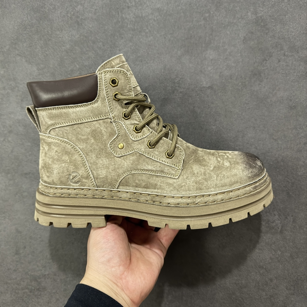 【广东纯原版】Ecco 爱步适酷系列工装真皮防滑厚底大黄靴 #臻选头层皮鞋面 弹性柔韧 舒适透气 带来舒适享受的脚感 贴合足底 便携简约系带设计 可自由调节松紧 细致精湛车线 牢固可靠 带来更持久穿搭品质 防滑弹力鞋底 清晰防滑纹理 轻盈弹力不厚重 抓地耐磨 舒适内里 柔软透气 合脚稳固 货号:638908-01001 尺码:39 40 41 42 43 44 45 皮鞋码-选品中心