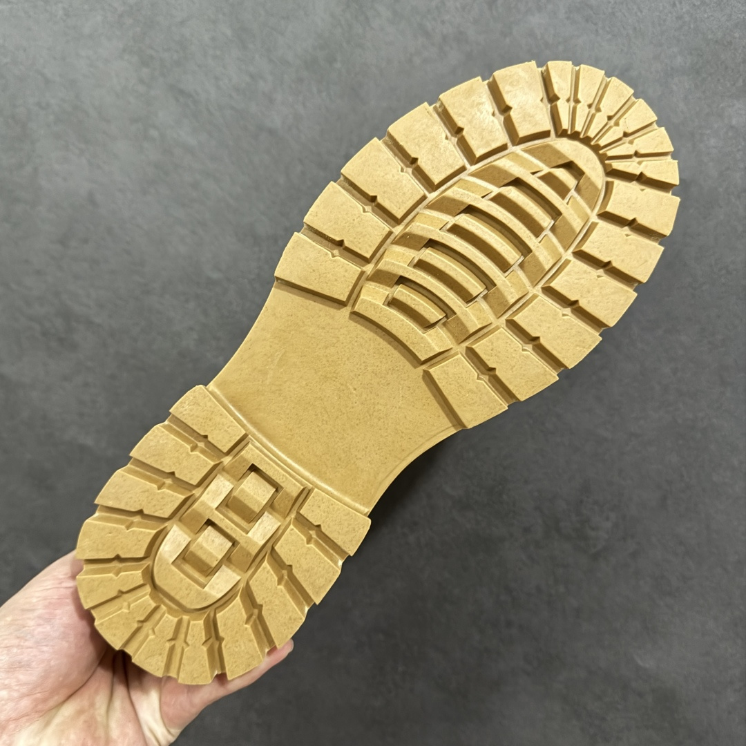 图片[9]-【广东纯原版】Ecco 爱步适酷系列工装真皮防滑厚底大黄靴  #臻选头层皮鞋面 弹性柔韧 舒适透气 带来舒适享受的脚感 贴合足底 便携简约系带设计 可自由调节松紧 细致精湛车线 牢固可靠 带来更持久穿搭品质 防滑弹力鞋底 清晰防滑纹理 轻盈弹力不厚重 抓地耐磨 舒适内里 柔软透气 合脚稳固 货号：638908-01003  尺码：39 40 41 42 43 44 45 皮鞋码-选品中心