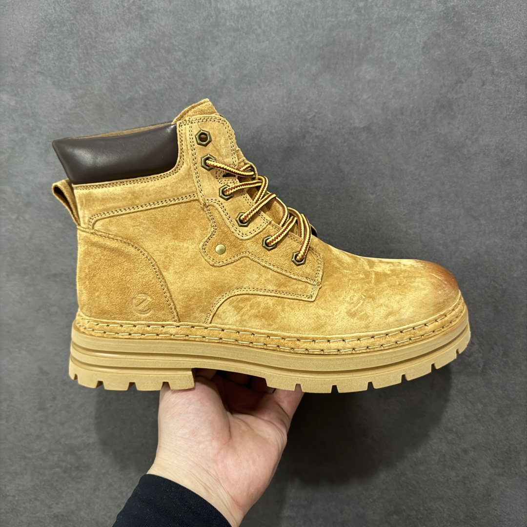 【广东纯原版】Ecco 爱步适酷系列工装真皮防滑厚底大黄靴 #臻选头层皮鞋面 弹性柔韧 舒适透气 带来舒适享受的脚感 贴合足底 便携简约系带设计 可自由调节松紧 细致精湛车线 牢固可靠 带来更持久穿搭品质 防滑弹力鞋底 清晰防滑纹理 轻盈弹力不厚重 抓地耐磨 舒适内里 柔软透气 合脚稳固 货号:638908-01003 尺码:39 40 41 42 43 44 45 皮鞋码-选品中心