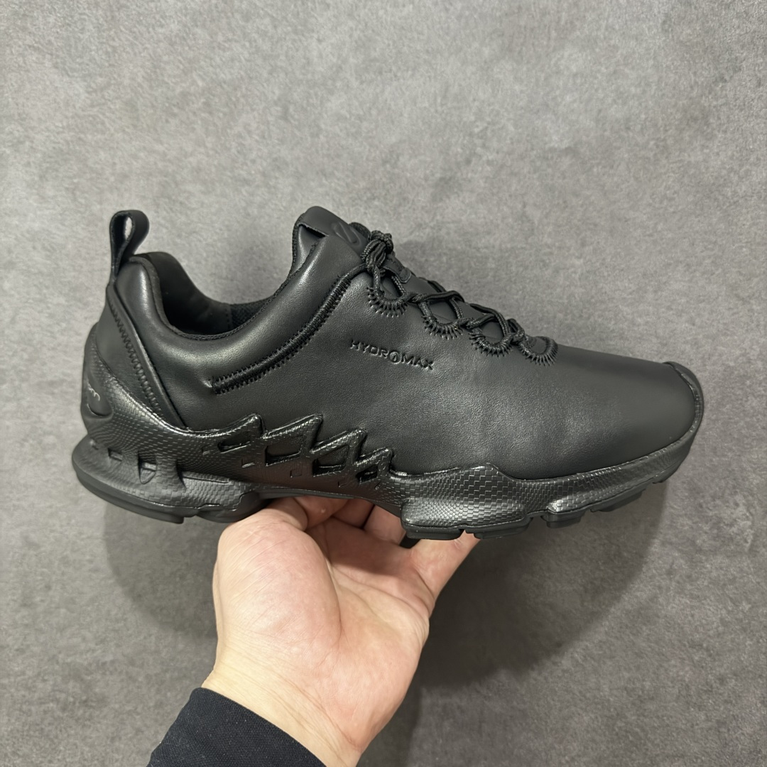 【广东纯原版】ECCO爱步跑步鞋百搭舒适 秋冬新款厚底休闲运动鞋男鞋 灵动系列 黄景瑜同款 品质牛皮鞋面,轻盈柔韧 具有良好的透气性 细腻柔软 简约系带设计 可自由调节松紧 贴合脚型 PU泡沫橡胶大底 抓地力强 具有良好的防滑耐磨性 时尚简约 休闲百搭 尺码:39 40 41 42 43 44 (皮鞋码)-选品中心