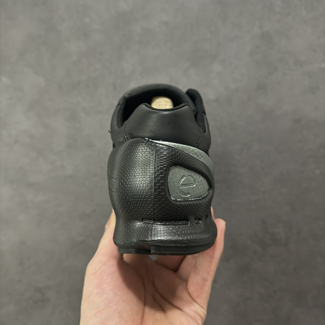 图片[4]-【广东纯原版】ECCO爱步跑步鞋百搭舒适 秋冬新款厚底休闲运动鞋男鞋 灵动系列 黄景瑜同款 品质牛皮鞋面，轻盈柔韧 具有良好的透气性 细腻柔软 简约系带设计 可自由调节松紧 贴合脚型 PU泡沫橡胶大底 抓地力强 具有良好的防滑耐磨性 时尚简约 休闲百搭 尺码：39 40 41 42 43 44 （皮鞋码）-选品中心