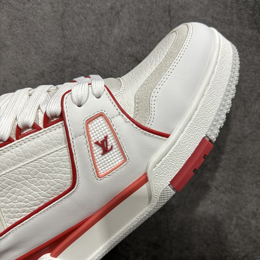 图片[6]-【天花板/Goat版】 市场最强版 没有之一的存在💪🏻 Louis Vuitton LV Trainer 系列全新版上架 手里有正品的可以对比下🆚懂货的看细节‼️ 此版品质是市场从未达到的新高度！ 整体版型 皮料 牛仔布的色差 压花纹路清晰度 后跟版型等等 都可以自行对比[机智]吊打市场所有货，怒甩十条街的那种，直接来正品对比图🆚，欢迎拿市场各大工厂的货来对比！ 尺码：35-45码-选品中心