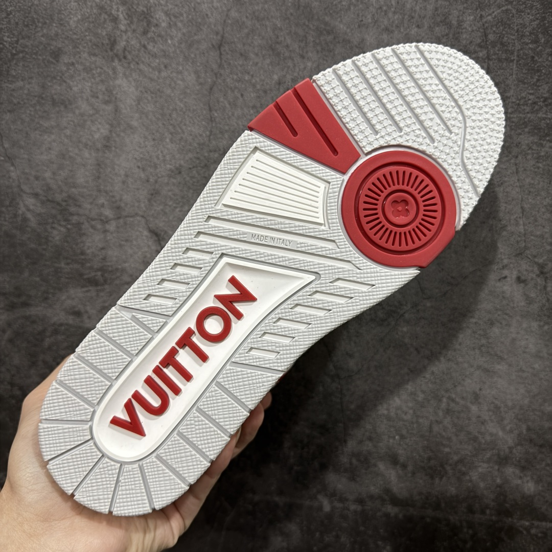 图片[9]-【天花板/Goat版】 市场最强版 没有之一的存在💪🏻 Louis Vuitton LV Trainer 系列全新版上架 手里有正品的可以对比下🆚懂货的看细节‼️ 此版品质是市场从未达到的新高度！ 整体版型 皮料 牛仔布的色差 压花纹路清晰度 后跟版型等等 都可以自行对比[机智]吊打市场所有货，怒甩十条街的那种，直接来正品对比图🆚，欢迎拿市场各大工厂的货来对比！ 尺码：35-45码-选品中心