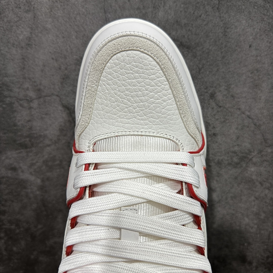 图片[5]-【天花板/Goat版】 市场最强版 没有之一的存在💪🏻 Louis Vuitton LV Trainer 系列全新版上架 手里有正品的可以对比下🆚懂货的看细节‼️ 此版品质是市场从未达到的新高度！ 整体版型 皮料 牛仔布的色差 压花纹路清晰度 后跟版型等等 都可以自行对比[机智]吊打市场所有货，怒甩十条街的那种，直接来正品对比图🆚，欢迎拿市场各大工厂的货来对比！ 尺码：35-45码-选品中心