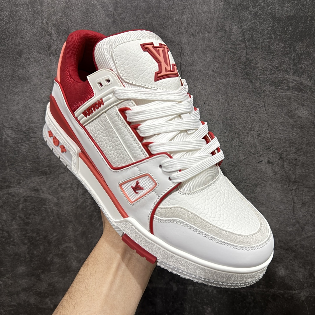 图片[3]-【天花板/Goat版】 市场最强版 没有之一的存在💪🏻 Louis Vuitton LV Trainer 系列全新版上架 手里有正品的可以对比下🆚懂货的看细节‼️ 此版品质是市场从未达到的新高度！ 整体版型 皮料 牛仔布的色差 压花纹路清晰度 后跟版型等等 都可以自行对比[机智]吊打市场所有货，怒甩十条街的那种，直接来正品对比图🆚，欢迎拿市场各大工厂的货来对比！ 尺码：35-45码-选品中心