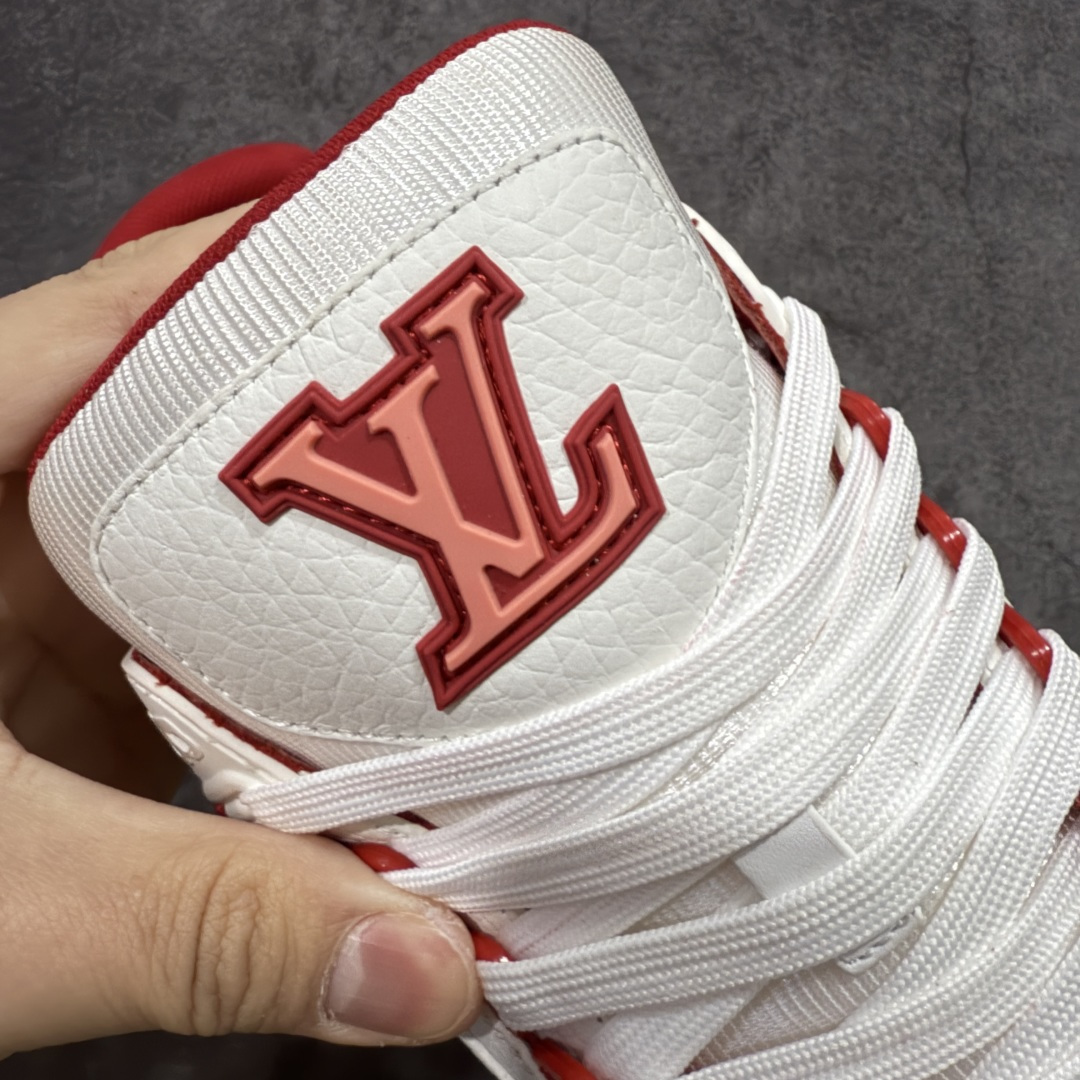 图片[6]-【天花板/Goat版】 市场最强版 没有之一的存在💪🏻 Louis Vuitton LV Trainer 系列全新版上架 手里有正品的可以对比下🆚懂货的看细节‼️ 此版品质是市场从未达到的新高度！ 整体版型 皮料 牛仔布的色差 压花纹路清晰度 后跟版型等等 都可以自行对比[机智]吊打市场所有货，怒甩十条街的那种，直接来正品对比图🆚，欢迎拿市场各大工厂的货来对比！ 尺码：35-45码-选品中心