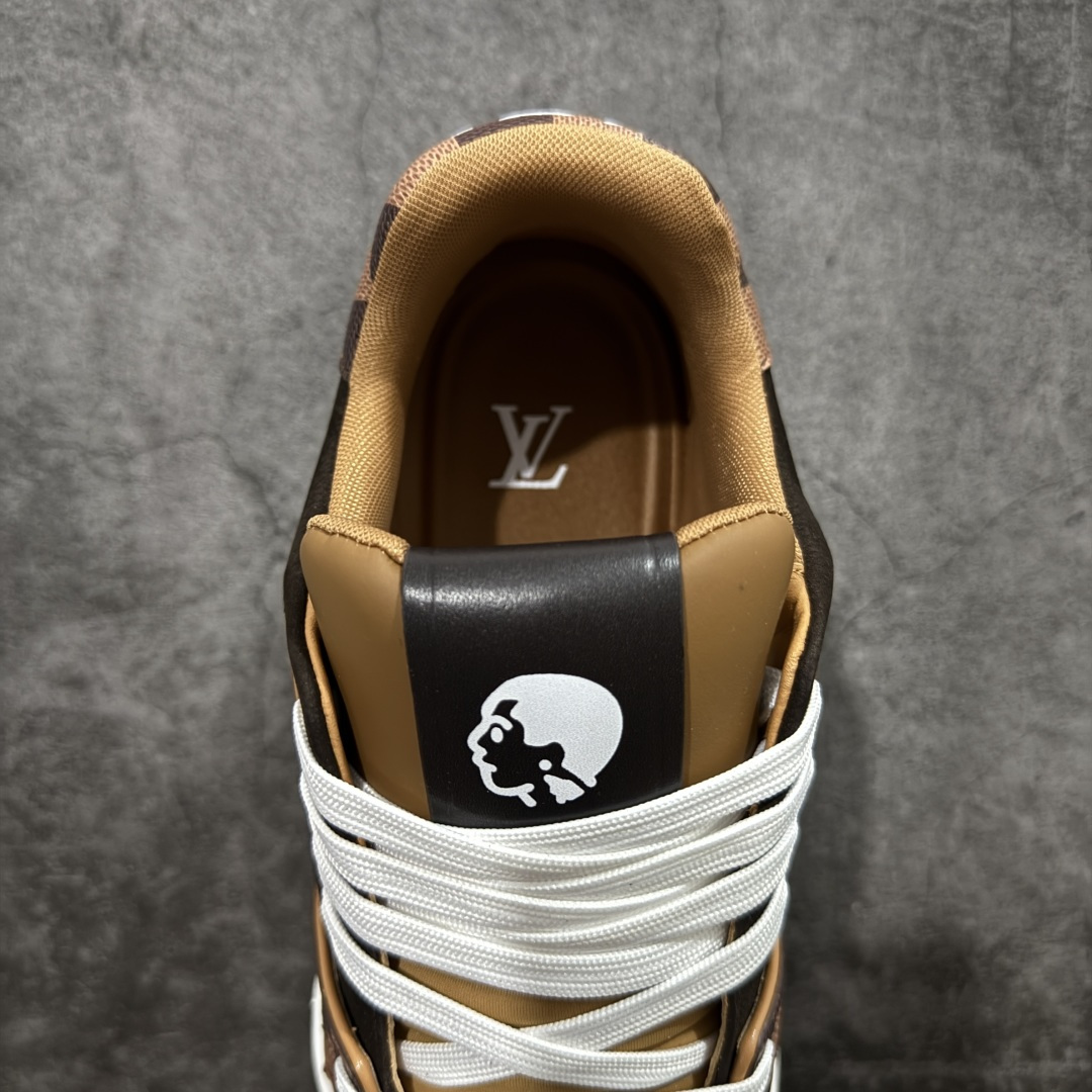 图片[8]-【天花板/Goat版】 市场最强版 没有之一的存在💪🏻 Louis Vuitton LV Trainer 系列全新版上架 手里有正品的可以对比下🆚懂货的看细节‼️ 此版品质是市场从未达到的新高度！ 整体版型 皮料 牛仔布的色差 压花纹路清晰度 后跟版型等等 都可以自行对比[机智]吊打市场所有货，怒甩十条街的那种，直接来正品对比图🆚，欢迎拿市场各大工厂的货来对比！ 尺码：35-45码-选品中心