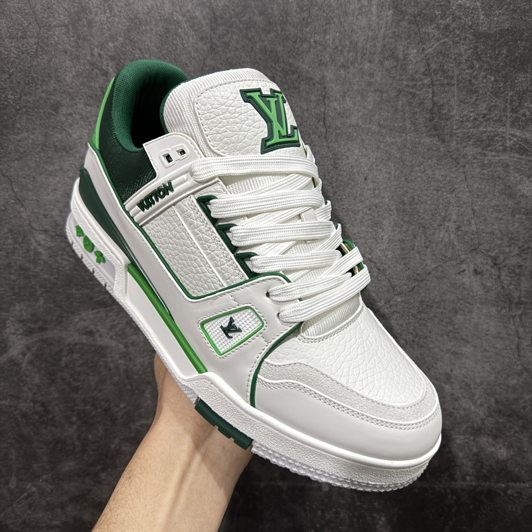 图片[3]-【天花板/Goat版】 市场最强版 没有之一的存在💪🏻 Louis Vuitton LV Trainer 系列全新版上架 手里有正品的可以对比下🆚懂货的看细节‼️ 此版品质是市场从未达到的新高度！ 整体版型 皮料 牛仔布的色差 压花纹路清晰度 后跟版型等等 都可以自行对比[机智]吊打市场所有货，怒甩十条街的那种，直接来正品对比图🆚，欢迎拿市场各大工厂的货来对比！ 尺码：35-45码-选品中心