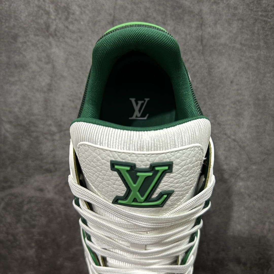 图片[8]-【天花板/Goat版】 市场最强版 没有之一的存在💪🏻 Louis Vuitton LV Trainer 系列全新版上架 手里有正品的可以对比下🆚懂货的看细节‼️ 此版品质是市场从未达到的新高度！ 整体版型 皮料 牛仔布的色差 压花纹路清晰度 后跟版型等等 都可以自行对比[机智]吊打市场所有货，怒甩十条街的那种，直接来正品对比图🆚，欢迎拿市场各大工厂的货来对比！ 尺码：35-45码-选品中心