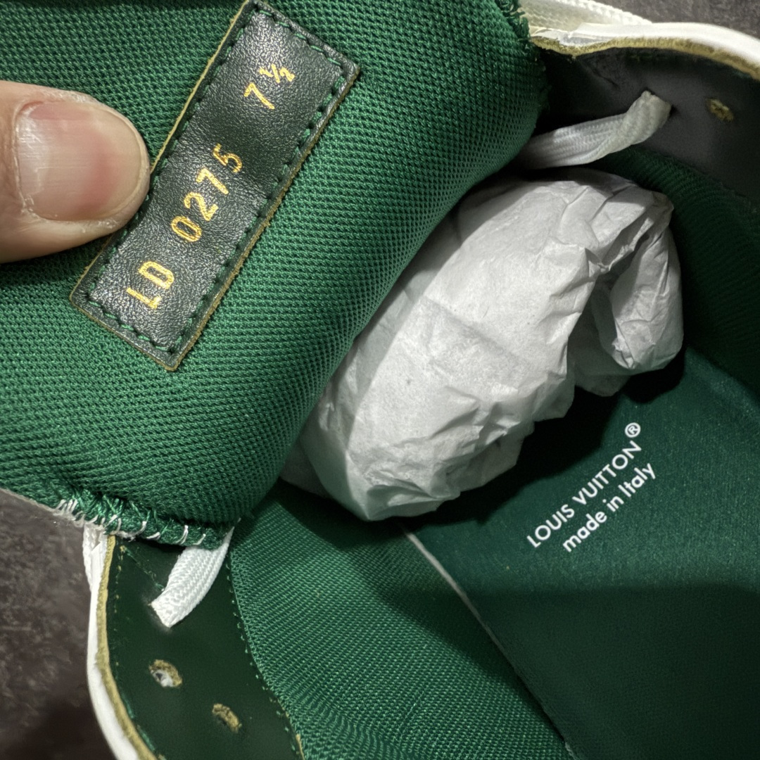 图片[7]-【天花板/Goat版】 市场最强版 没有之一的存在💪🏻 Louis Vuitton LV Trainer 系列全新版上架 手里有正品的可以对比下🆚懂货的看细节‼️ 此版品质是市场从未达到的新高度！ 整体版型 皮料 牛仔布的色差 压花纹路清晰度 后跟版型等等 都可以自行对比[机智]吊打市场所有货，怒甩十条街的那种，直接来正品对比图🆚，欢迎拿市场各大工厂的货来对比！ 尺码：35-45码-选品中心