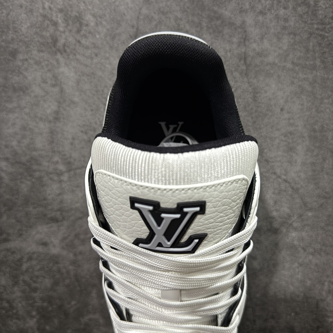 图片[8]-【天花板/Goat版】 市场最强版 没有之一的存在💪🏻 Louis Vuitton LV Trainer 系列全新版上架 手里有正品的可以对比下🆚懂货的看细节‼️ 此版品质是市场从未达到的新高度！ 整体版型 皮料 牛仔布的色差 压花纹路清晰度 后跟版型等等 都可以自行对比[机智]吊打市场所有货，怒甩十条街的那种，直接来正品对比图🆚，欢迎拿市场各大工厂的货来对比！ 尺码：35-45码-选品中心