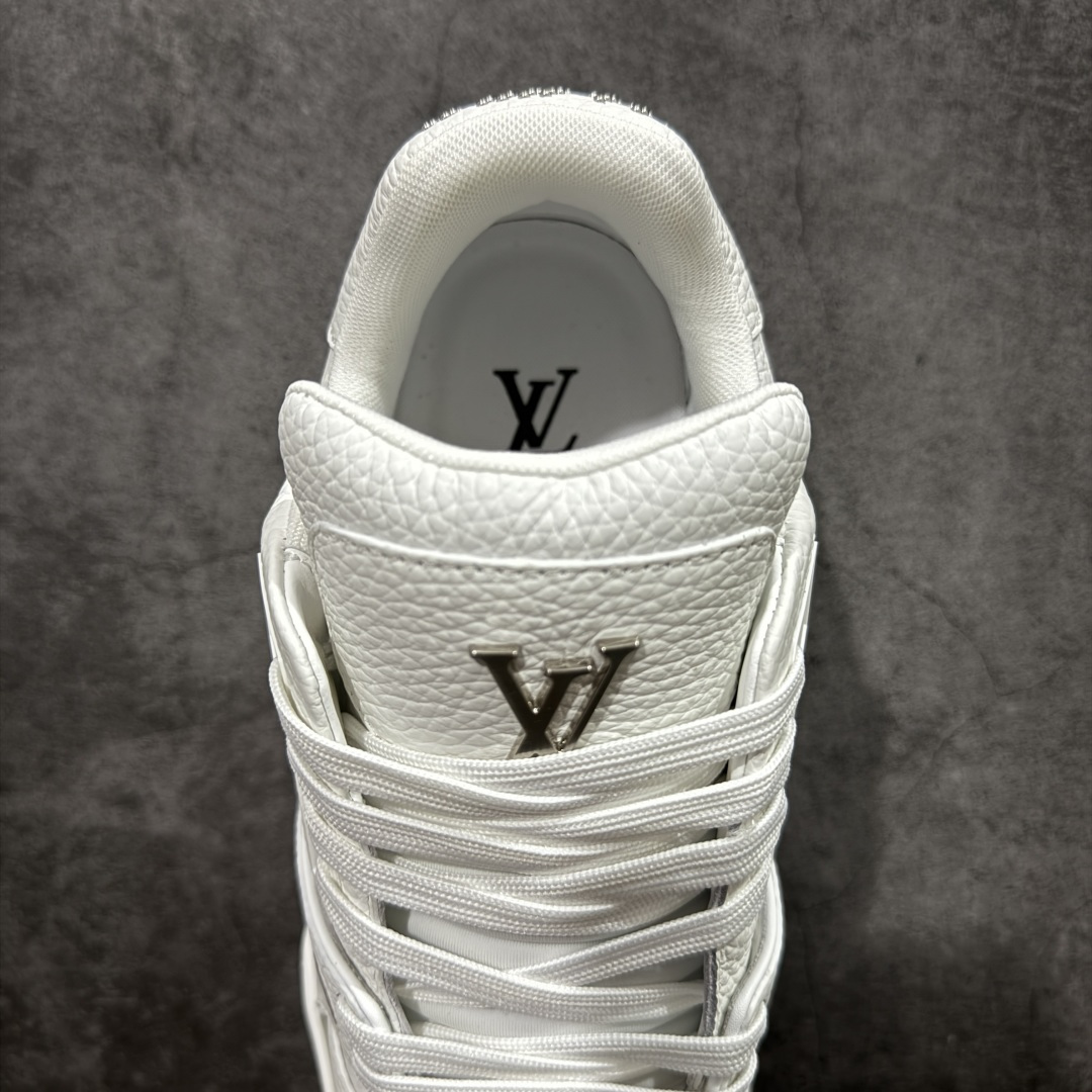 图片[8]-【天花板/Goat版】 市场最强版 没有之一的存在💪🏻 Louis Vuitton LV Trainer 系列全新版上架 手里有正品的可以对比下🆚懂货的看细节‼️ 此版品质是市场从未达到的新高度！ 整体版型 皮料 牛仔布的色差 压花纹路清晰度 后跟版型等等 都可以自行对比[机智]吊打市场所有货，怒甩十条街的那种，直接来正品对比图🆚，欢迎拿市场各大工厂的货来对比！ 尺码：35-45码-选品中心