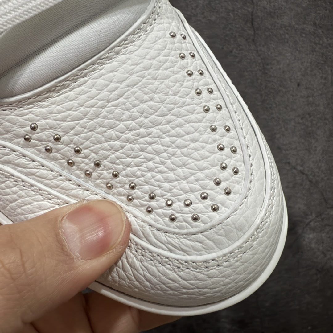 图片[6]-【天花板/Goat版】 市场最强版 没有之一的存在💪🏻 Louis Vuitton LV Trainer 系列全新版上架 手里有正品的可以对比下🆚懂货的看细节‼️ 此版品质是市场从未达到的新高度！ 整体版型 皮料 牛仔布的色差 压花纹路清晰度 后跟版型等等 都可以自行对比[机智]吊打市场所有货，怒甩十条街的那种，直接来正品对比图🆚，欢迎拿市场各大工厂的货来对比！ 尺码：35-45码-选品中心