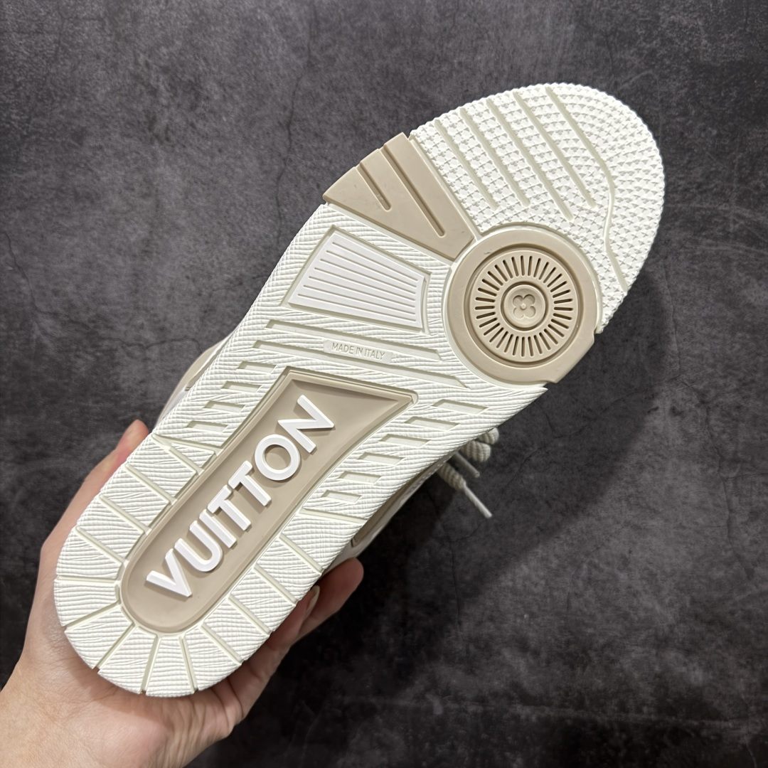 图片[9]-【佛山顶级超A版】Louis Vuitton LV Skate系列 米白 仓库现货 当天可取 佛山超A私人订单 专柜混卖零售专供 所有配色均为购买原版复刻 整体版型 皮料 市场独一无二 后跟版型都可以自行对比[机智]吊打市场所有货 怒甩十条街，欢迎拿市场各大工厂的货来对比！ 鞋舌烫金超正 压印程度秒杀市面90%以上的高端货 新配色陆续开发出货 尺码：39-46-选品中心