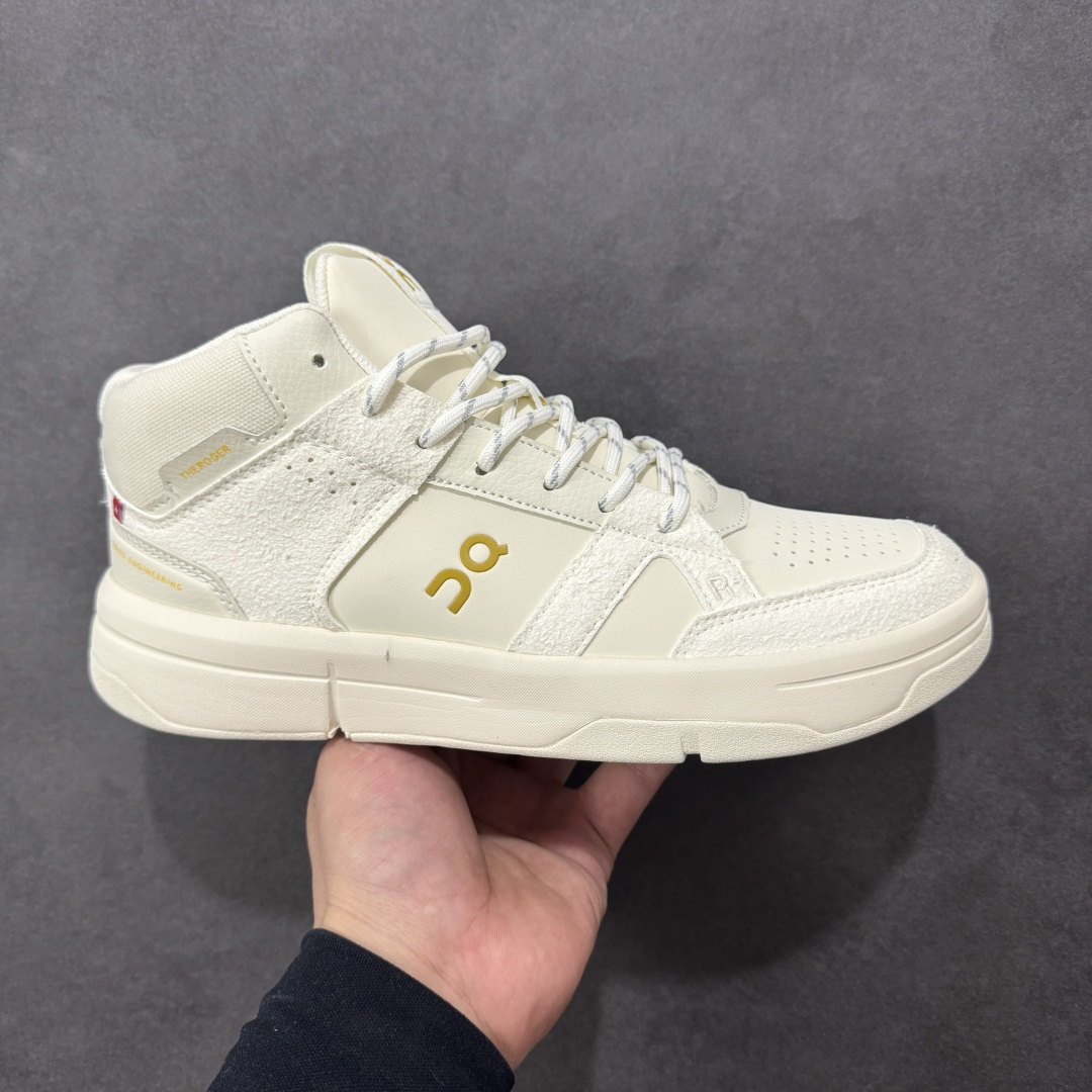 【公司级】On The Roger Clubhouse 昂跑 低帮 舒适网布减震防滑耐磨低邦长跑跑步鞋 稳健敏捷、功能多面,用轻量脚感和灵活反馈,助力跑步训练和运动健身。以Helion Superfoam打造Clouds Surferds科技鞋底,铸就灵活反馈、动态流畅体验。鞋跟内的精制足跟垫牢牢固定双足,提供柔软安全的体验;内置Speedboardd更好地推进跑者向前的每一步。根据运动机能编织纹路的工程网眼鞋面,轻盈柔软也坚韧耐用、舒适透气也灵活敏捷。 货号:3WF30583387 尺码:36-45 编码:AYB240250-选品中心