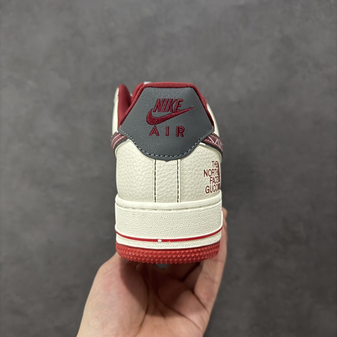 图片[4]-【定制版】NIke Air Force 1 \’07 Low “北面联名——米灰拼接”空军一号 低帮 运动鞋 休闲鞋 折边针车 工艺难度大 原楦头原纸板 原装鞋盒 定制五金配件 内置全掌气垫 原厂鞋底 货号：SY1388-015 尺码：36 36.5 37.5 38 38.5 39 40 40.5 41 42 42.5 43 44 44.5 45 编码：HXSA310320-选品中心