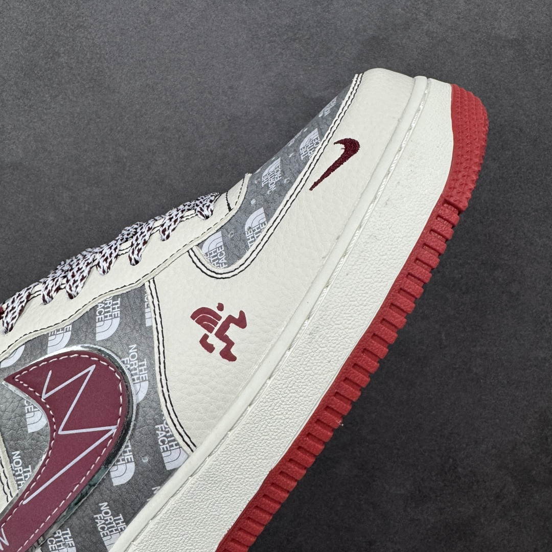 图片[5]-【定制版】NIke Air Force 1 \’07 Low “北面联名——米灰拼接”空军一号 低帮 运动鞋 休闲鞋 折边针车 工艺难度大 原楦头原纸板 原装鞋盒 定制五金配件 内置全掌气垫 原厂鞋底 货号：SY1388-015 尺码：36 36.5 37.5 38 38.5 39 40 40.5 41 42 42.5 43 44 44.5 45 编码：HXSA310320-选品中心