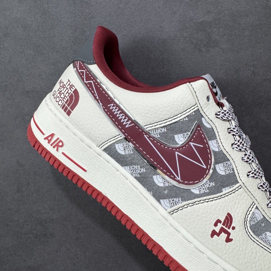 图片[6]-【定制版】NIke Air Force 1 \’07 Low “北面联名——米灰拼接”空军一号 低帮 运动鞋 休闲鞋 折边针车 工艺难度大 原楦头原纸板 原装鞋盒 定制五金配件 内置全掌气垫 原厂鞋底 货号：SY1388-015 尺码：36 36.5 37.5 38 38.5 39 40 40.5 41 42 42.5 43 44 44.5 45 编码：HXSA310320-选品中心