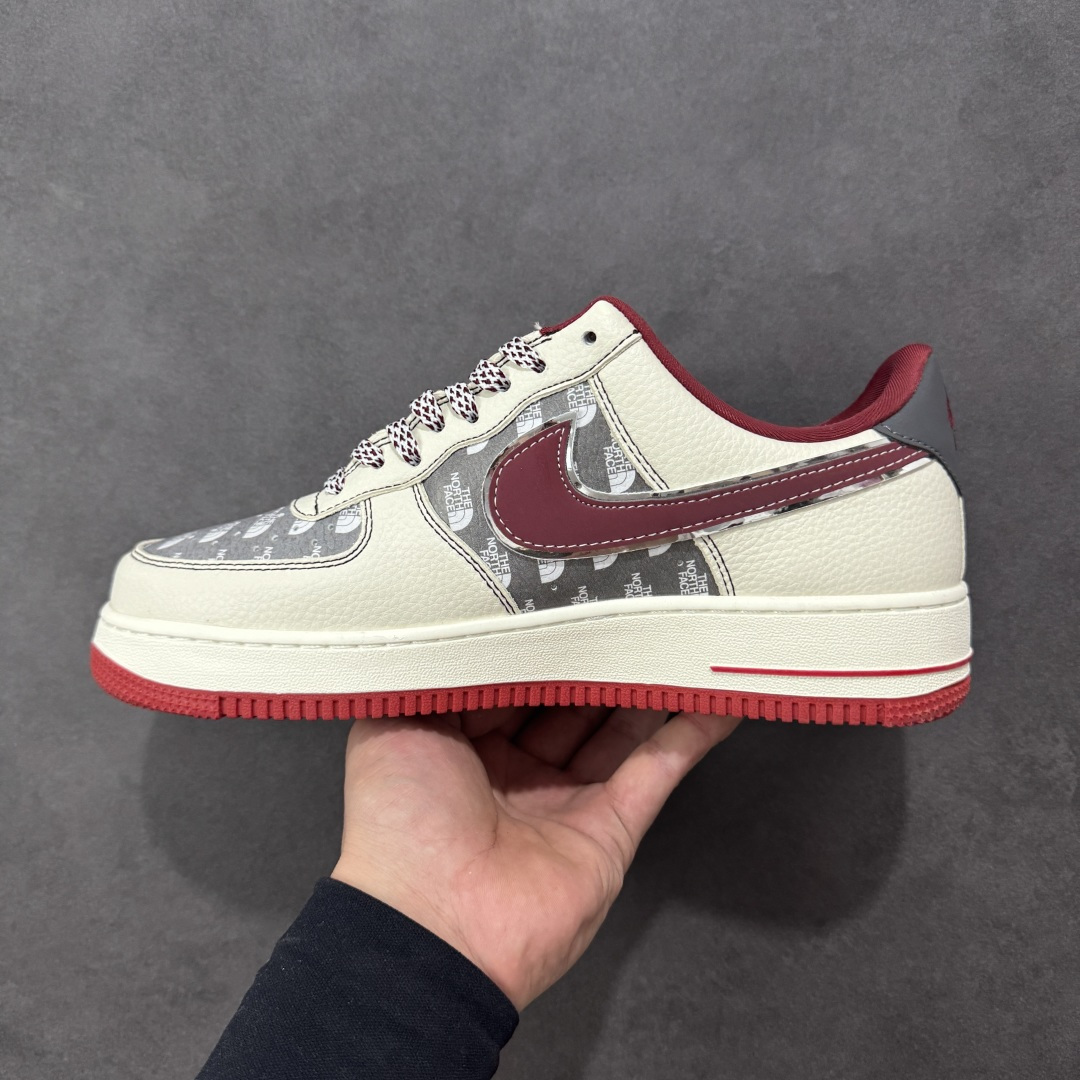 图片[2]-【定制版】NIke Air Force 1 \’07 Low “北面联名——米灰拼接”空军一号 低帮 运动鞋 休闲鞋 折边针车 工艺难度大 原楦头原纸板 原装鞋盒 定制五金配件 内置全掌气垫 原厂鞋底 货号：SY1388-015 尺码：36 36.5 37.5 38 38.5 39 40 40.5 41 42 42.5 43 44 44.5 45 编码：HXSA310320-选品中心