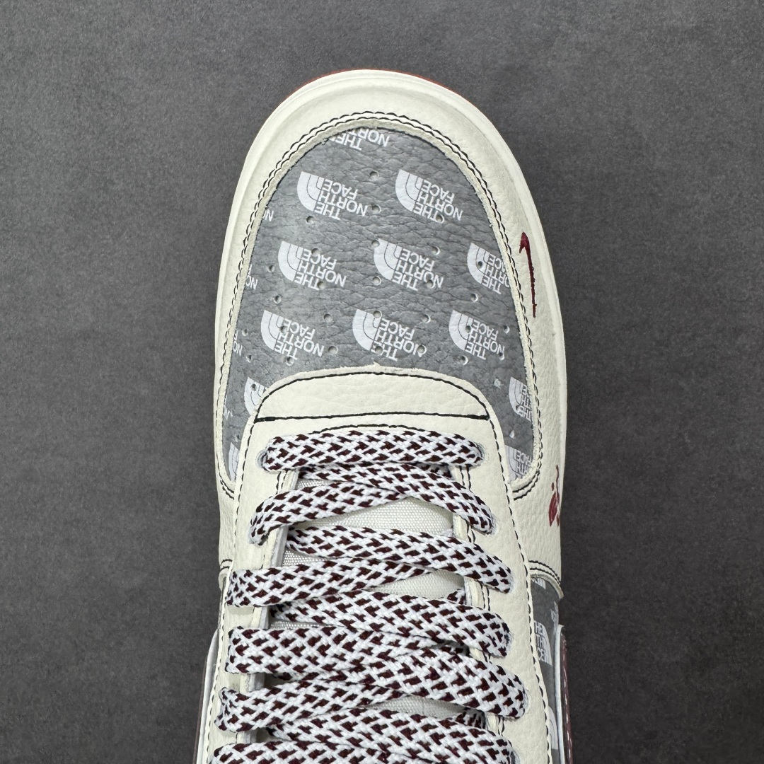 图片[8]-【定制版】NIke Air Force 1 \’07 Low “北面联名——米灰拼接”空军一号 低帮 运动鞋 休闲鞋 折边针车 工艺难度大 原楦头原纸板 原装鞋盒 定制五金配件 内置全掌气垫 原厂鞋底 货号：SY1388-015 尺码：36 36.5 37.5 38 38.5 39 40 40.5 41 42 42.5 43 44 44.5 45 编码：HXSA310320-选品中心