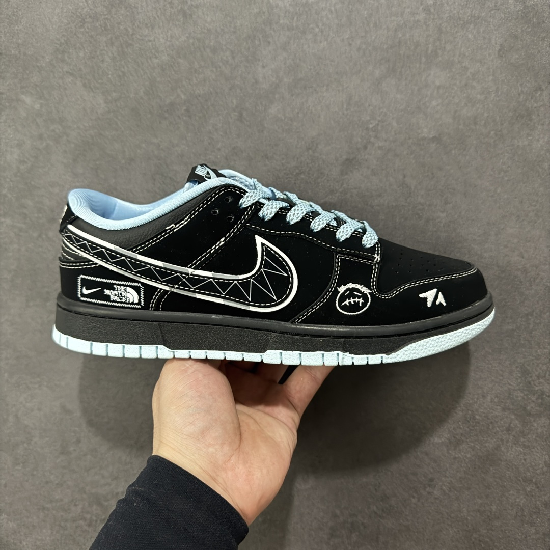 【定制版】Nike SB Dunk Low“磨砂黑鬼脸” 周年高端定制 低帮休闲板鞋 定制鞋盒 大厂纯原品质出货 超高清洁度 皮料切割干净无任何毛边 细节完美 货号:KK1333-052 尺码: 36 36.5 37.5 38 38.5 39 40 40.5 41 42 42.5 43 44 44.5 45-选品中心