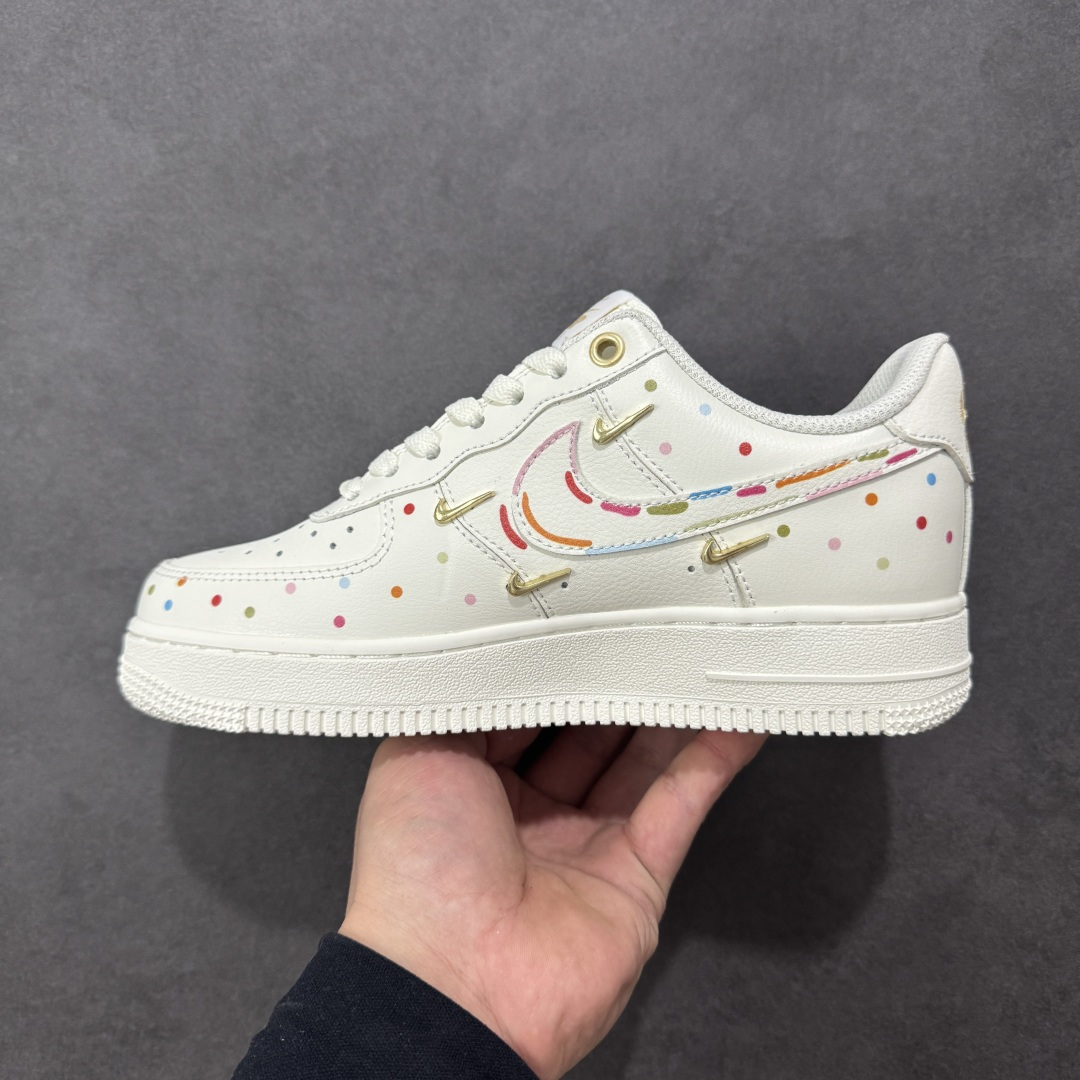 图片[2]-【定制版】Nike Air Force 1\’07 Low 二次元主题 四勾彩喷 空军一号低帮休闲板鞋 ZH0316-151  #定制皮料 定制鞋盒 原楦原纸板 纯正空军版型 内置全掌气垫  尺码：36 36.5 37.5 38 38.5 39 40 40.5 41 42 42.5 43 44 44.5 45 编码：HXSA310320-选品中心