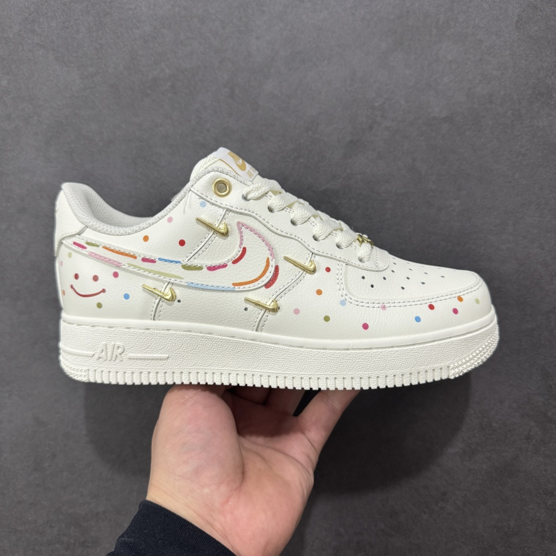【定制版】Nike Air Force 1\'07 Low 二次元主题 四勾彩喷 空军一号低帮休闲板鞋 ZH0316-151  #定制皮料 定制鞋盒 原楦原纸板 纯正空军版型 内置全掌气垫  尺码：36 36.5 37.5 38 38.5 39 40 40.5 41 42 42.5 43 44 44.5 45 编码：HXSA310320-选品中心